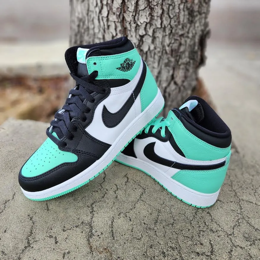 Air Jordan 1 Retro High OG GS 'GREEN GLOW WORM'